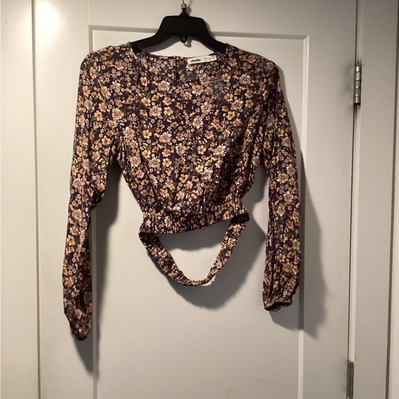 Nwot Elodie Size S Shirt - Picture 1 of 4